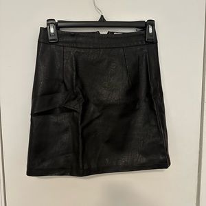 Faux leather mini skirt